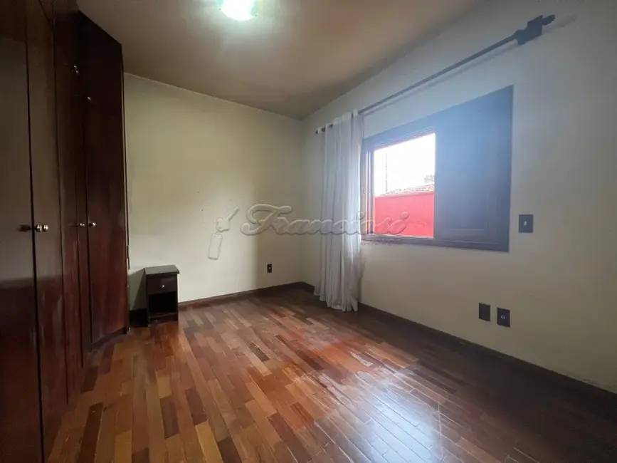 Casa com 3 quartos à venda, 300m2 em Jardim Itália, Itapetininga - SP - imagem 5 Foto 5 de Casa com 3 quartos à venda, 300m2 em Jardim Itália, Itapetininga - SP