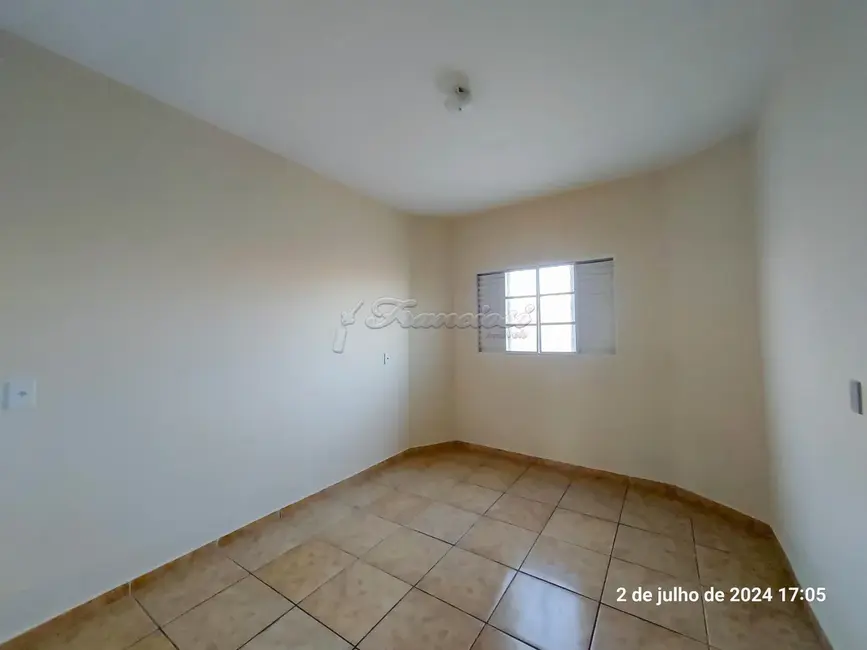 Foto 8 de Casa com 2 quartos para alugar, 350m2 em Jardim Maricota, Itapetininga - SP