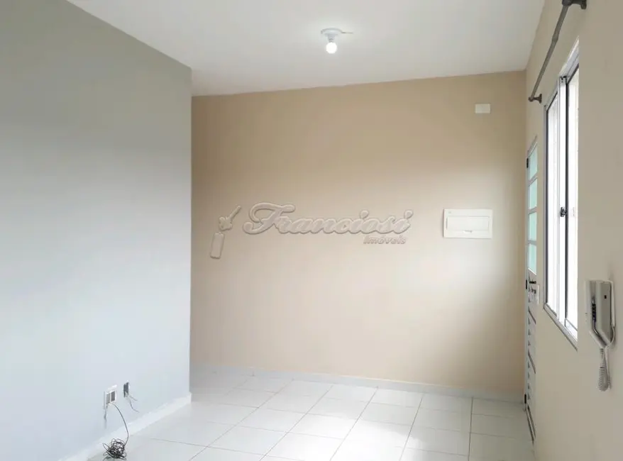 Foto 2 de Casa de Condomínio com 2 quartos à venda, 45m2 em Vila Belo Horizonte, Itapetininga - SP