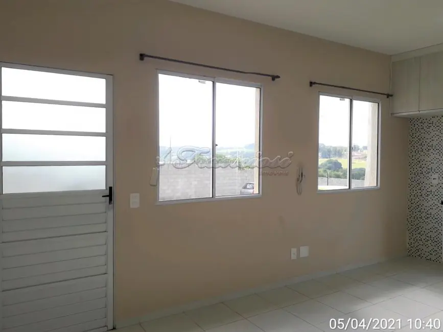 Foto 1 de Casa de Condomínio com 2 quartos à venda, 45m2 em Vila Belo Horizonte, Itapetininga - SP