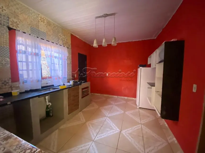 Casa com 2 quartos à venda, 400m2 em Vila Arruda, Itapetininga - SP - imagem 2 Foto 2 de Casa com 2 quartos à venda, 400m2 em Vila Arruda, Itapetininga - SP