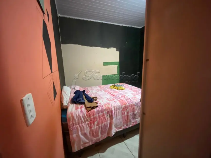Casa com 2 quartos à venda, 400m2 em Vila Arruda, Itapetininga - SP - imagem 6 Foto 6 de Casa com 2 quartos à venda, 400m2 em Vila Arruda, Itapetininga - SP
