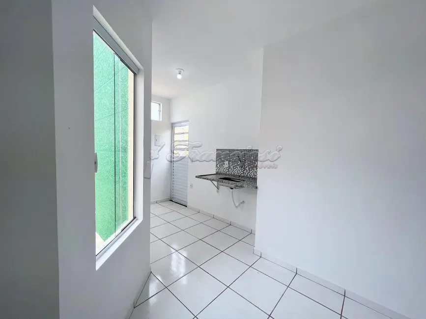 Casa de Condomínio com 2 quartos à venda, 51m2 em Jardim Bela Vista, Itapetininga - SP - imagem 4 Foto 4 de Casa de Condomínio com 2 quartos à venda, 51m2 em Jardim Bela Vista, Itapetininga - SP