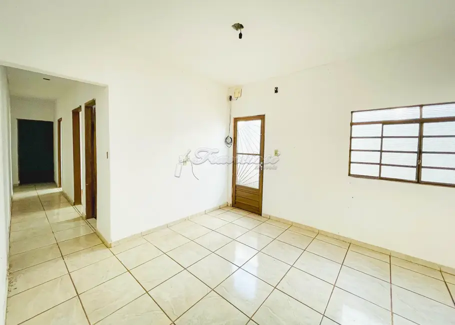 Casa com 3 quartos à venda, 242m2 em Jardim Bela Vista, Itapetininga - SP - imagem 2 Foto 2 de Casa com 3 quartos à venda, 242m2 em Jardim Bela Vista, Itapetininga - SP