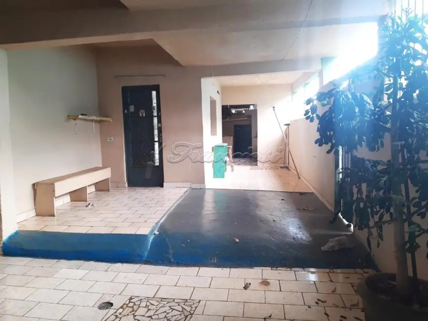 Casa com 2 quartos à venda, 250m2 em Vila Nova Itapetininga, Itapetininga - SP - imagem 1 Foto 1 de Casa com 2 quartos à venda, 250m2 em Vila Nova Itapetininga, Itapetininga - SP