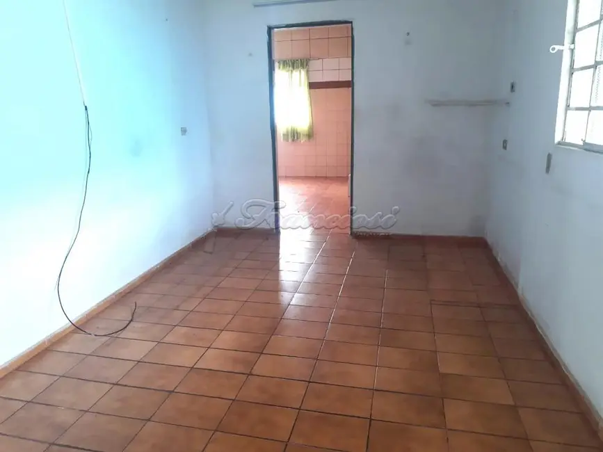 Casa com 2 quartos à venda, 250m2 em Vila Nova Itapetininga, Itapetininga - SP - imagem 3 Foto 3 de Casa com 2 quartos à venda, 250m2 em Vila Nova Itapetininga, Itapetininga - SP