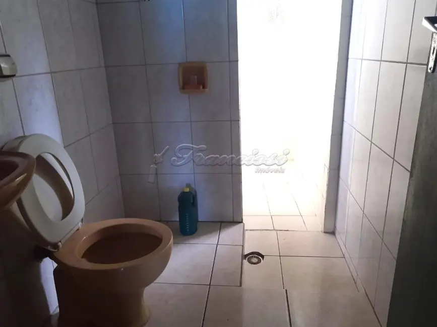 Casa com 2 quartos à venda, 250m2 em Vila Nova Itapetininga, Itapetininga - SP - imagem 5 Foto 5 de Casa com 2 quartos à venda, 250m2 em Vila Nova Itapetininga, Itapetininga - SP