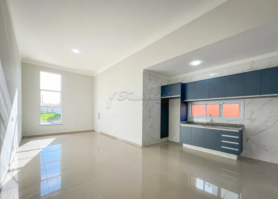 Casa de Condomínio com 3 quartos à venda, 188m2 em Vila Progresso, Itapetininga - SP - imagem 4 Foto 4 de Casa de Condomínio com 3 quartos à venda, 188m2 em Vila Progresso, Itapetininga - SP