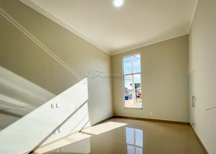 Casa de Condomínio com 3 quartos à venda, 188m2 em Vila Progresso, Itapetininga - SP - imagem 3 Foto 3 de Casa de Condomínio com 3 quartos à venda, 188m2 em Vila Progresso, Itapetininga - SP