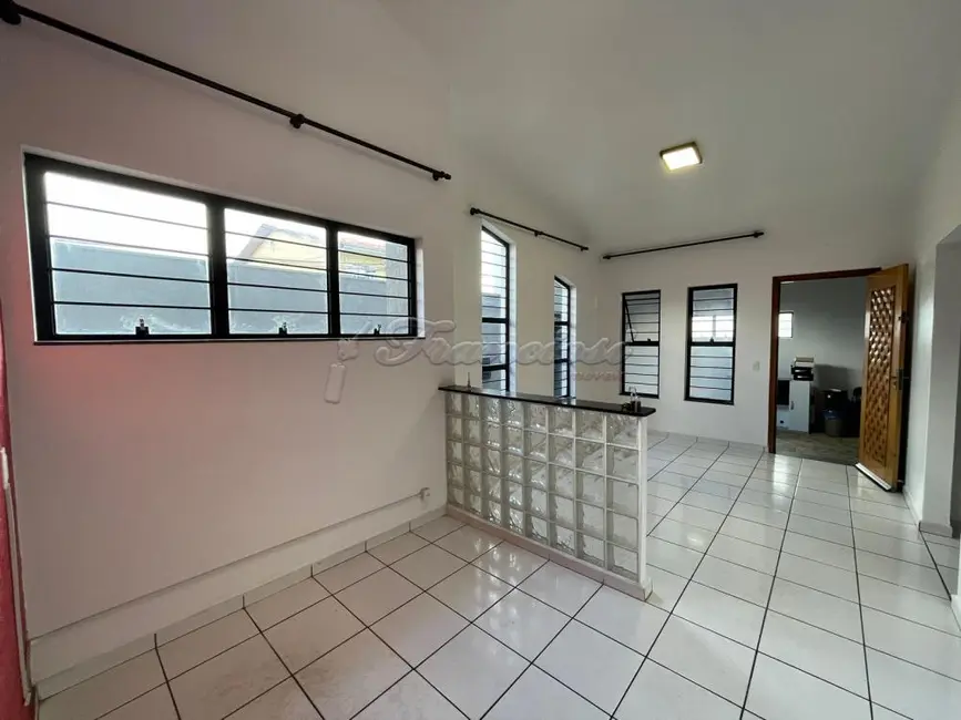 Foto 1 de Casa com 3 quartos à venda, 150m2 em Parque da Lagoa, Itapetininga - SP