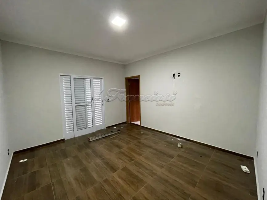 Casa com 3 quartos à venda, 165m2 em Parque Atenas do Sul, Itapetininga - SP - imagem 4 Foto 4 de Casa com 3 quartos à venda, 165m2 em Parque Atenas do Sul, Itapetininga - SP