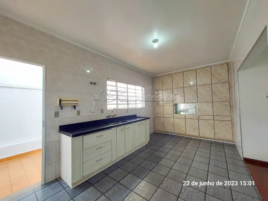 Foto 9 de Casa com 2 quartos para alugar, 98m2 em Centro, Itapetininga - SP