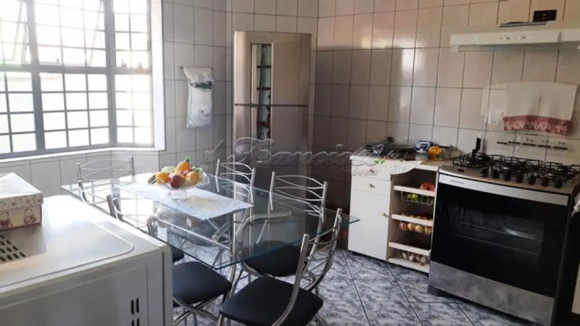 Foto 4 de Casa com 3 quartos à venda, 146m2 em Vila Nova, Itapetininga - SP