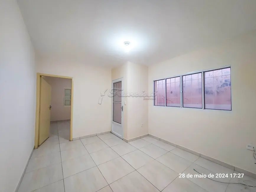 Casa com 2 quartos para alugar, 86m2 em Centro, Itapetininga - SP - imagem 3 Foto 3 de Casa com 2 quartos para alugar, 86m2 em Centro, Itapetininga - SP