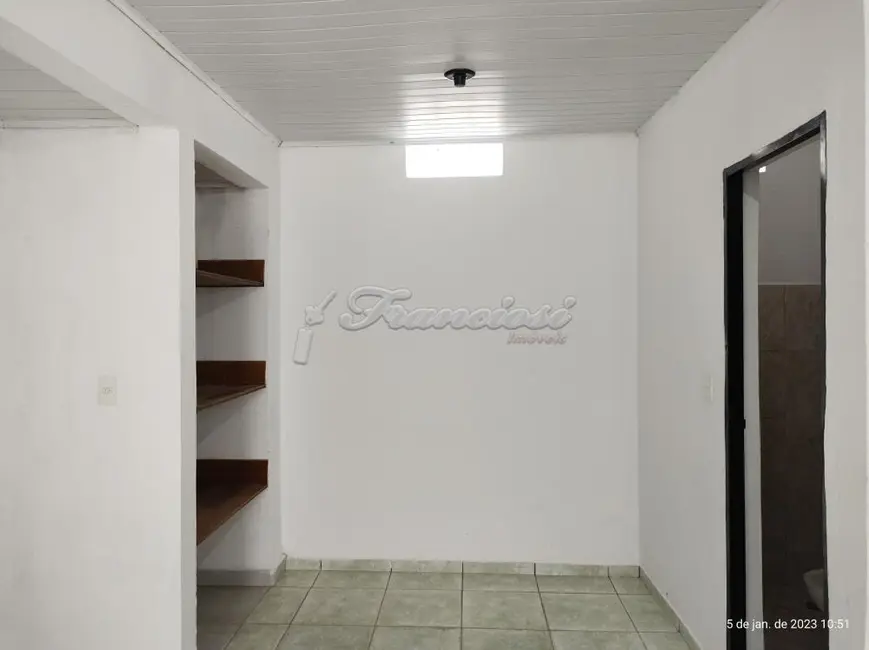 Kitnet com 1 quarto para alugar, 22m2 em Centro, Itapetininga - SP - imagem 3 Foto 3 de Kitnet com 1 quarto para alugar, 22m2 em Centro, Itapetininga - SP