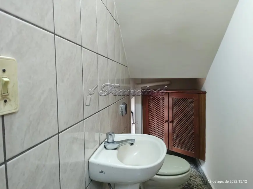 Casa com 4 quartos à venda, 241m2 em Centro, Itapetininga - SP - imagem 4 Foto 4 de Casa com 4 quartos à venda, 241m2 em Centro, Itapetininga - SP