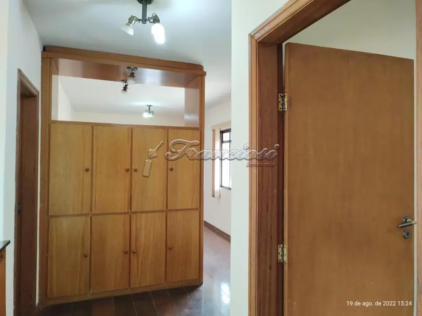 Casa com 4 quartos à venda, 241m2 em Centro, Itapetininga - SP - imagem 7 Foto 7 de Casa com 4 quartos à venda, 241m2 em Centro, Itapetininga - SP