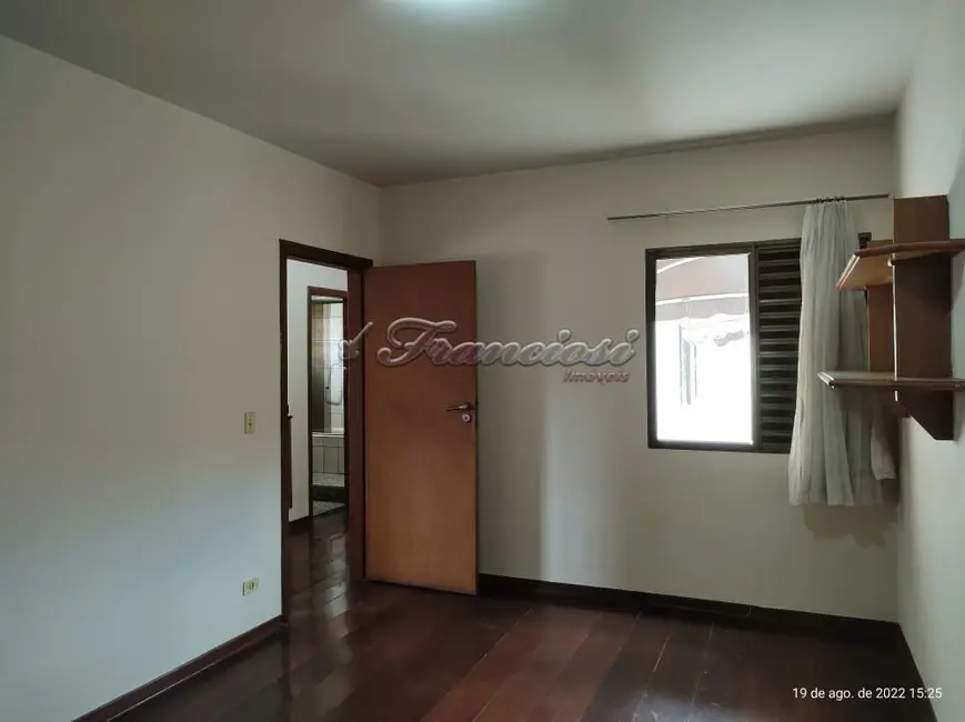 Casa com 4 quartos à venda, 241m2 em Centro, Itapetininga - SP - imagem 9 Foto 9 de Casa com 4 quartos à venda, 241m2 em Centro, Itapetininga - SP