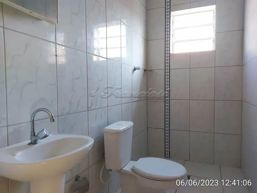Casa com 2 quartos para alugar, 65m2 em Vila Carolina, Itapetininga - SP - imagem 6 Foto 6 de Casa com 2 quartos para alugar, 65m2 em Vila Carolina, Itapetininga - SP