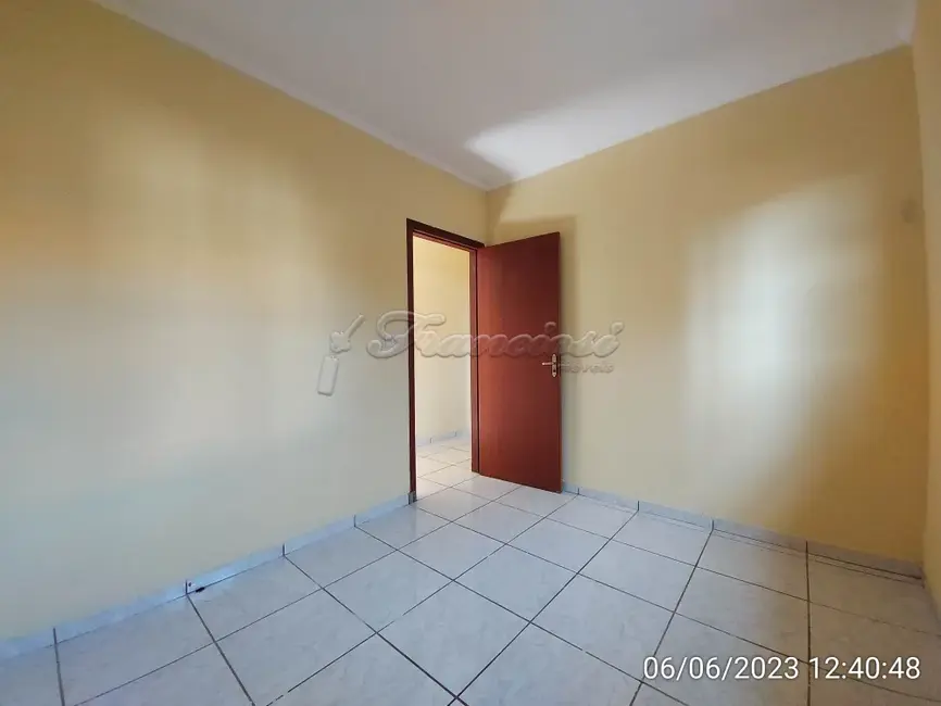 Casa com 2 quartos para alugar, 65m2 em Vila Carolina, Itapetininga - SP - imagem 5 Foto 5 de Casa com 2 quartos para alugar, 65m2 em Vila Carolina, Itapetininga - SP