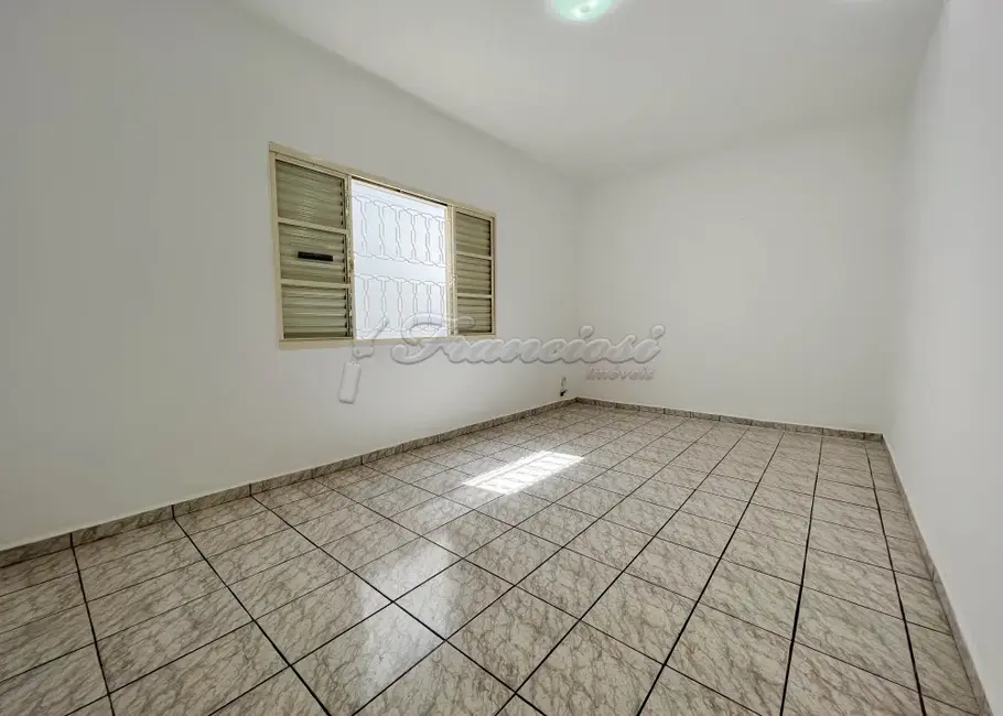 Casa com 3 quartos à venda, 150m2 em Vila Esplanada, Itapetininga - SP - imagem 7 Foto 7 de Casa com 3 quartos à venda, 150m2 em Vila Esplanada, Itapetininga - SP