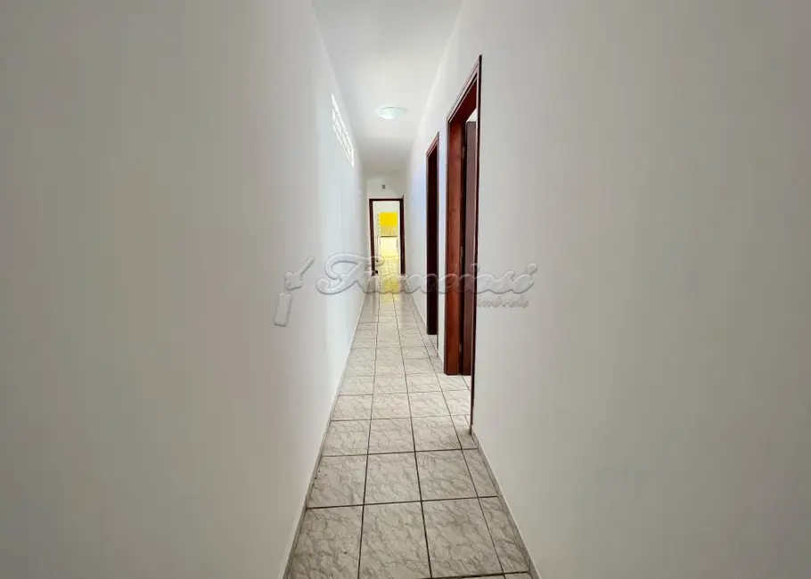 Casa com 3 quartos à venda, 150m2 em Vila Esplanada, Itapetininga - SP - imagem 4 Foto 4 de Casa com 3 quartos à venda, 150m2 em Vila Esplanada, Itapetininga - SP