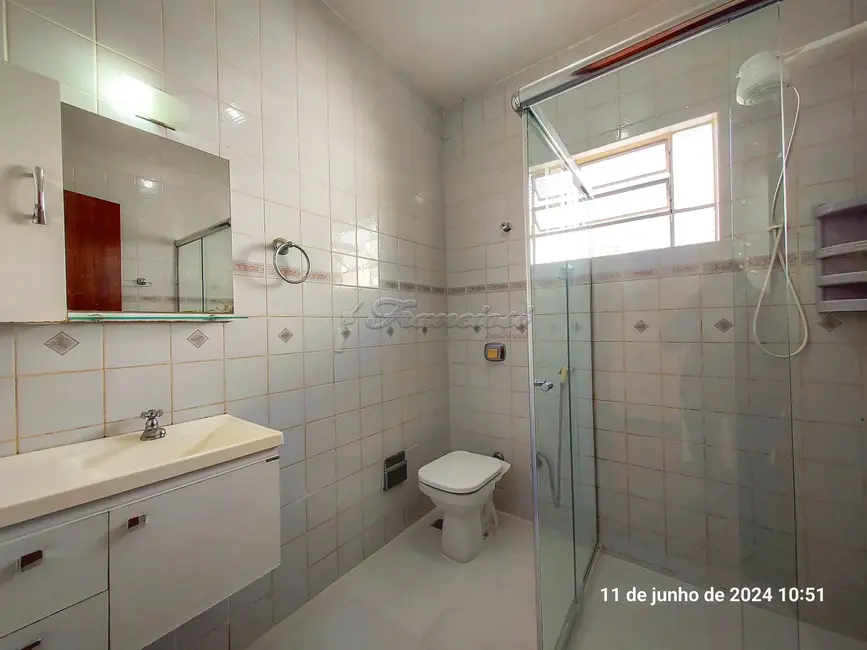 Foto 3 de Casa com 2 quartos para alugar, 120m2 em Jardim Itália, Itapetininga - SP