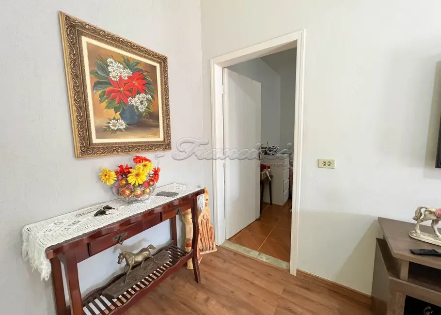 Foto 9 de Casa com 2 quartos à venda, 190m2 em Jardim Alvorada, Itapetininga - SP