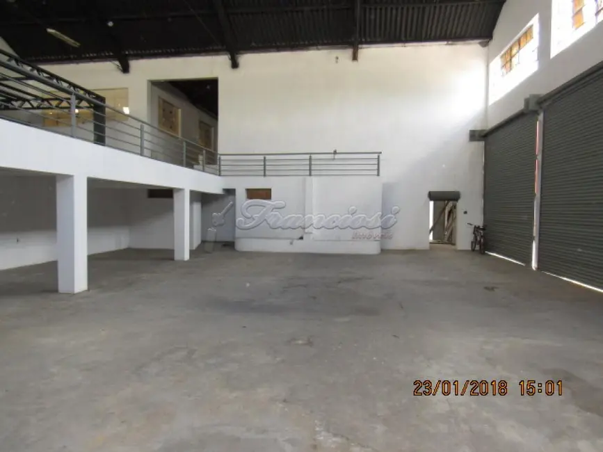 Foto 2 de Sala Comercial para alugar, 1230m2 em Centro, Itapetininga - SP