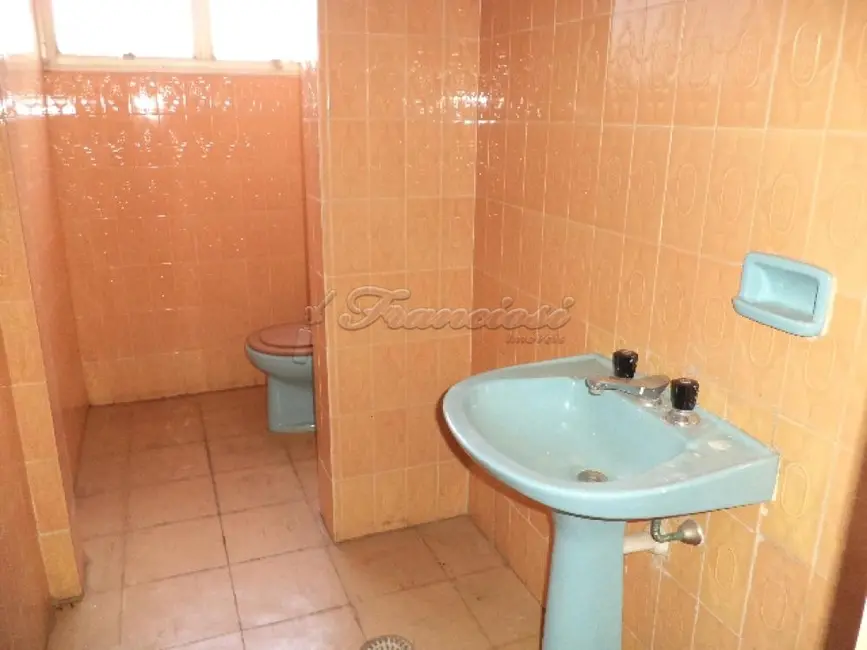 Prédio Inteiro para alugar, 140m2 em Centro, Itapetininga - SP - imagem 7 Foto 7 de Prédio Inteiro para alugar, 140m2 em Centro, Itapetininga - SP