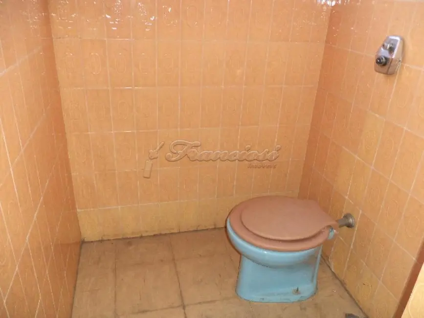 Prédio Inteiro para alugar, 140m2 em Centro, Itapetininga - SP - imagem 8 Foto 8 de Prédio Inteiro para alugar, 140m2 em Centro, Itapetininga - SP