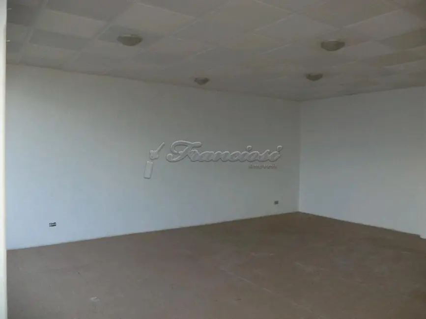Prédio Inteiro para alugar, 140m2 em Centro, Itapetininga - SP - imagem 4 Foto 4 de Prédio Inteiro para alugar, 140m2 em Centro, Itapetininga - SP