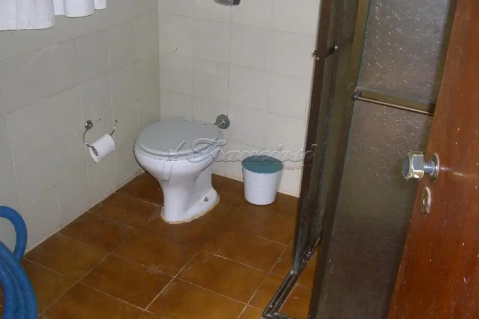 Foto 9 de Chácara com 4 quartos para alugar, 430m2 em Itapetininga - SP