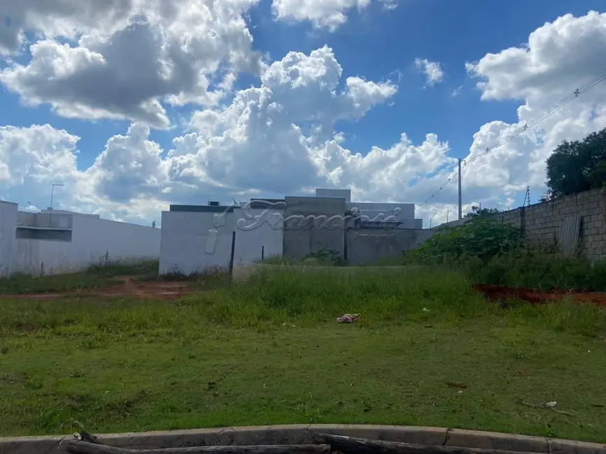 Foto 2 de Terreno / Lote à venda, 341m2 em Jardim Marabá, Itapetininga - SP