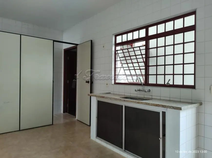 Prédio Inteiro com 2 quartos para alugar, 91m2 em Centro, Itapetininga - SP - imagem 3 Foto 3 de Prédio Inteiro com 2 quartos para alugar, 91m2 em Centro, Itapetininga - SP