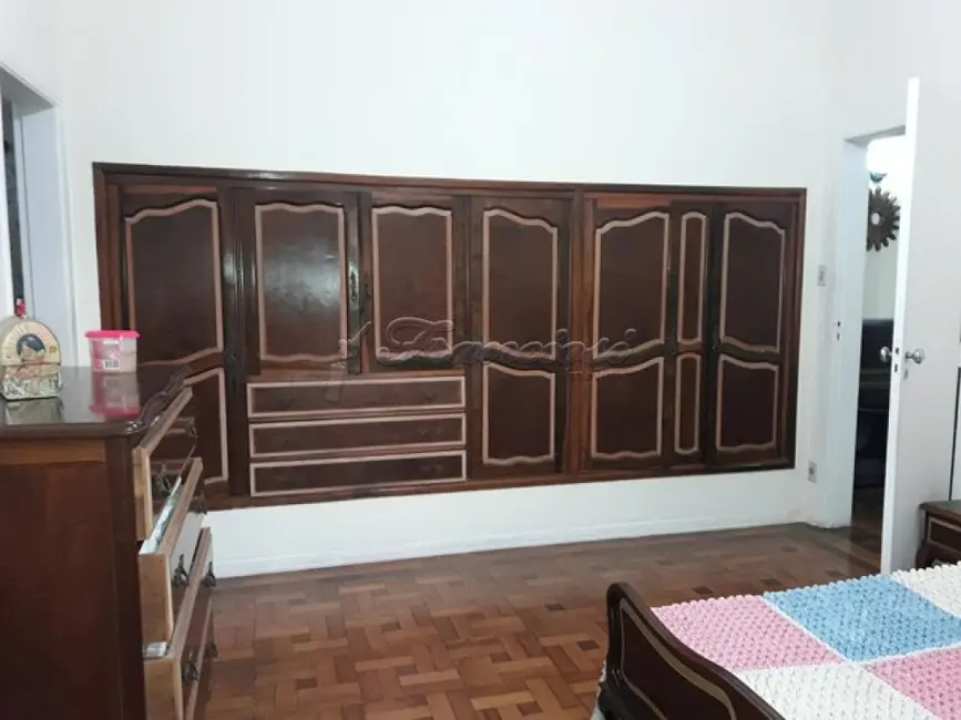 Casa com 3 quartos para alugar, 1366m2 em Centro, Itapetininga - SP - imagem 3 Foto 3 de Casa com 3 quartos para alugar, 1366m2 em Centro, Itapetininga - SP