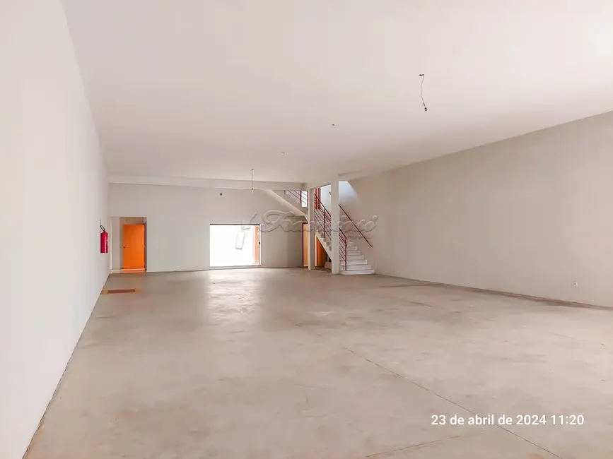 Sala Comercial para alugar, 300m2 em Vila Leonor, Itapetininga - SP - imagem 2 Foto 2 de Sala Comercial para alugar, 300m2 em Vila Leonor, Itapetininga - SP