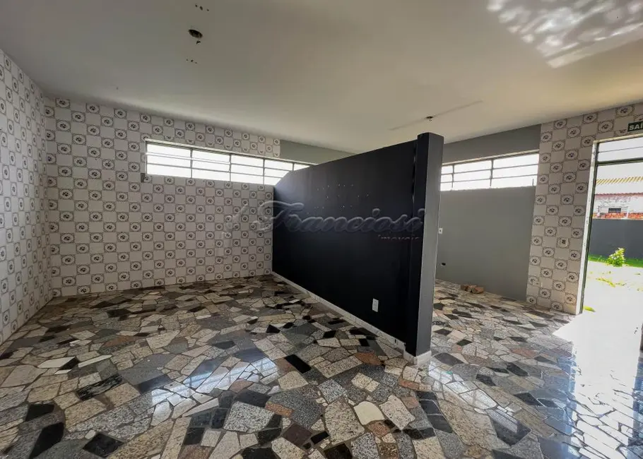 Casa com 4 quartos à venda, 660m2 em Centro, Itapetininga - SP - imagem 6 Foto 6 de Casa com 4 quartos à venda, 660m2 em Centro, Itapetininga - SP