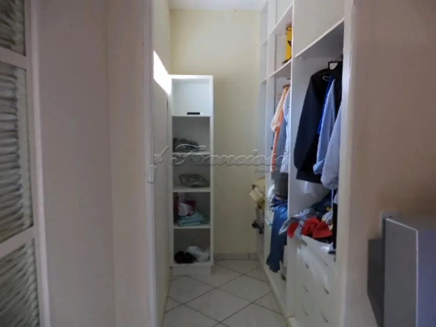 Casa com 3 quartos à venda, 1600m2 em Jardim Fogaça, Itapetininga - SP - imagem 7 Foto 7 de Casa com 3 quartos à venda, 1600m2 em Jardim Fogaça, Itapetininga - SP