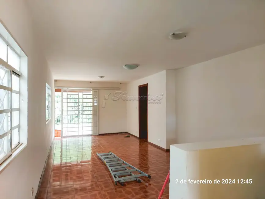 Casa com 4 quartos à venda, 286m2 em Vila Santana, Itapetininga - SP - imagem 3 Foto 3 de Casa com 4 quartos à venda, 286m2 em Vila Santana, Itapetininga - SP