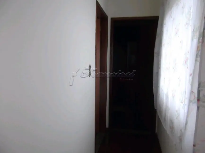 Foto 10 de Casa com 2 quartos à venda, 155m2 em Vila Nastri, Itapetininga - SP