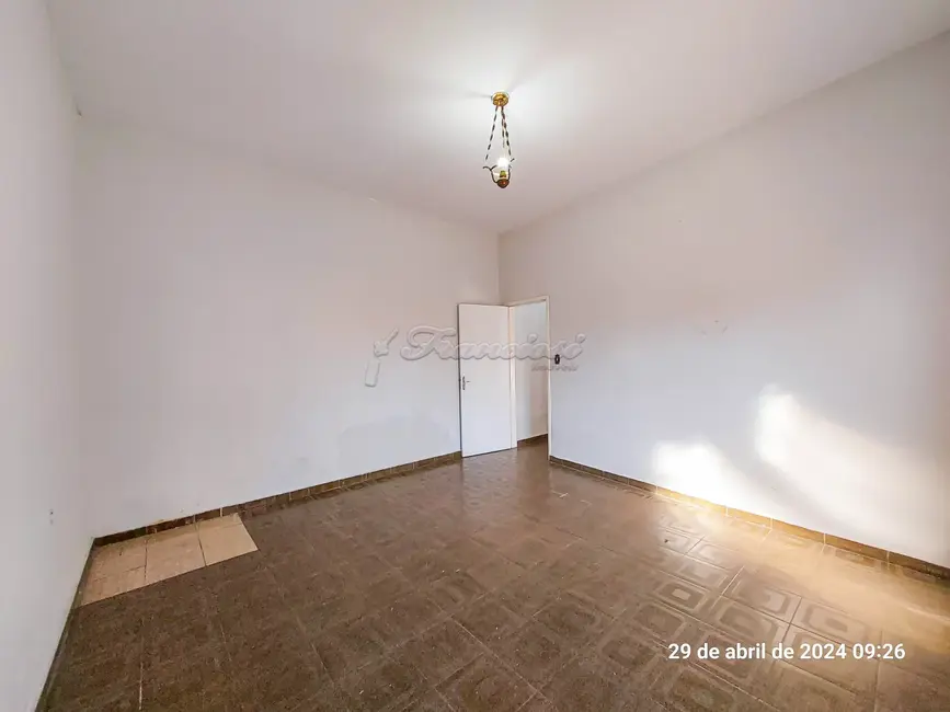 Casa com 4 quartos à venda, 132m2 em Centro, Itapetininga - SP - imagem 7 Foto 7 de Casa com 4 quartos à venda, 132m2 em Centro, Itapetininga - SP