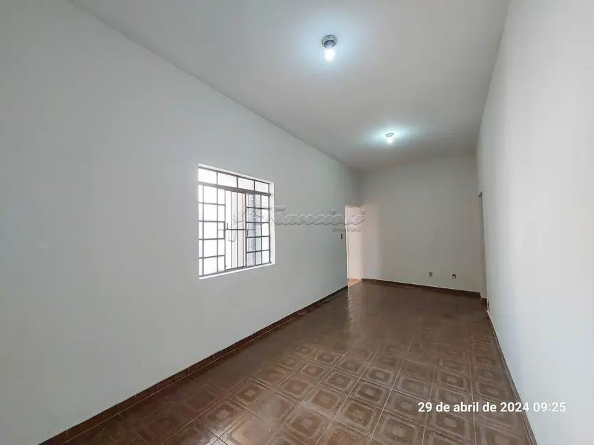 Casa com 4 quartos à venda, 132m2 em Centro, Itapetininga - SP - imagem 3 Foto 3 de Casa com 4 quartos à venda, 132m2 em Centro, Itapetininga - SP