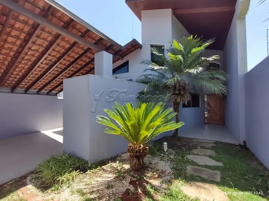 Foto 1 de Casa com 2 quartos à venda, 300m2 em Itapetininga - SP