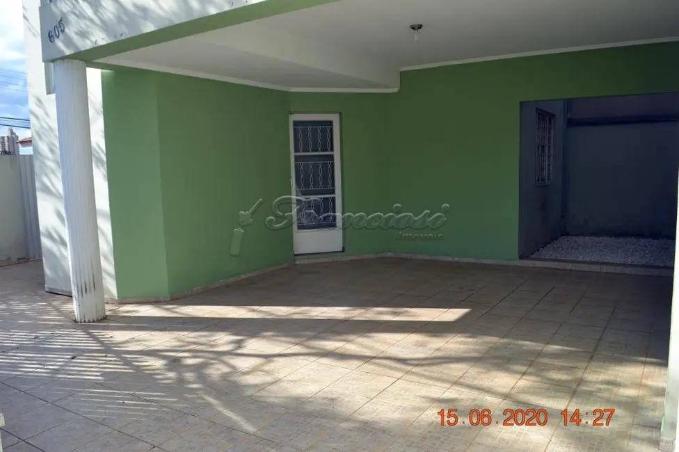 Foto 2 de Casa com 3 quartos à venda, 110m2 em Vila São José, Itapetininga - SP