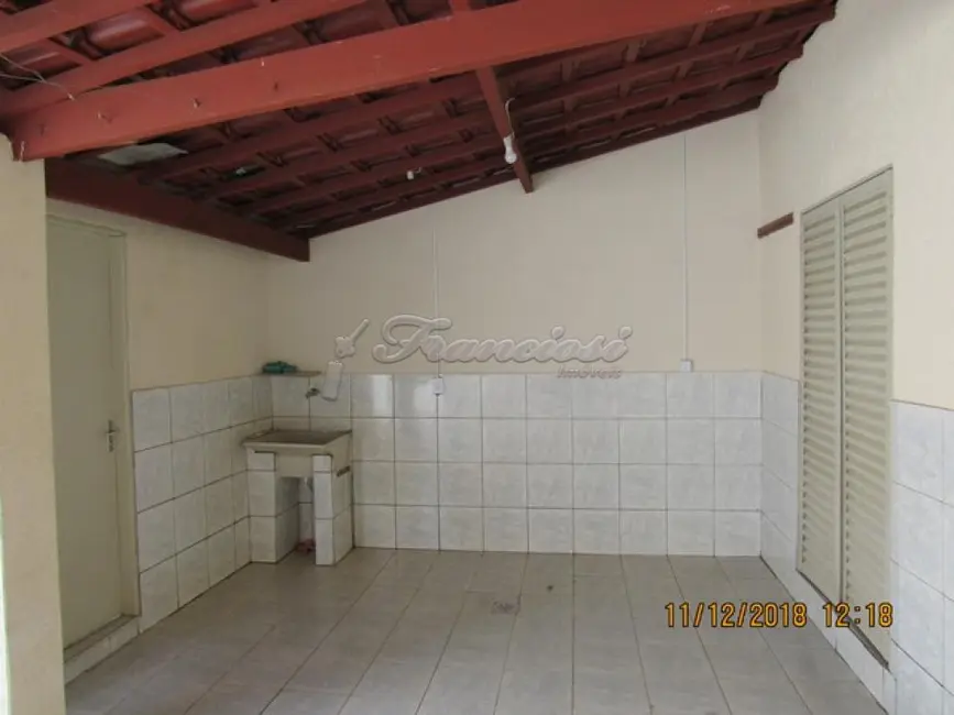 Foto 4 de Casa com 3 quartos à venda, 171m2 em Vila Carolina, Itapetininga - SP