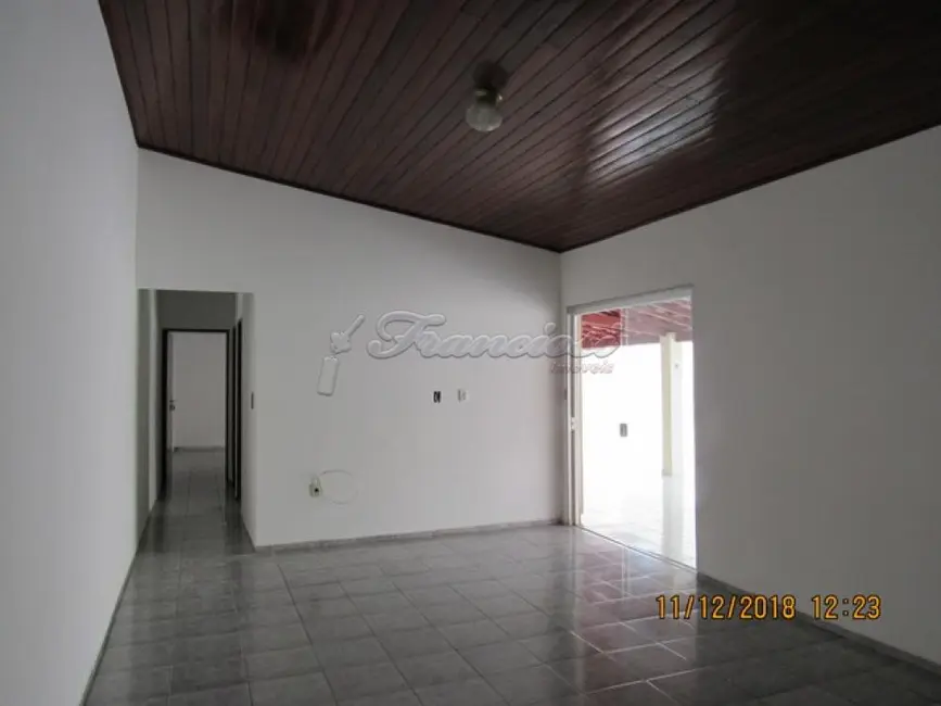 Foto 8 de Casa com 3 quartos à venda, 171m2 em Vila Carolina, Itapetininga - SP