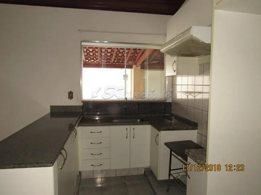 Foto 9 de Casa com 3 quartos à venda, 171m2 em Vila Carolina, Itapetininga - SP