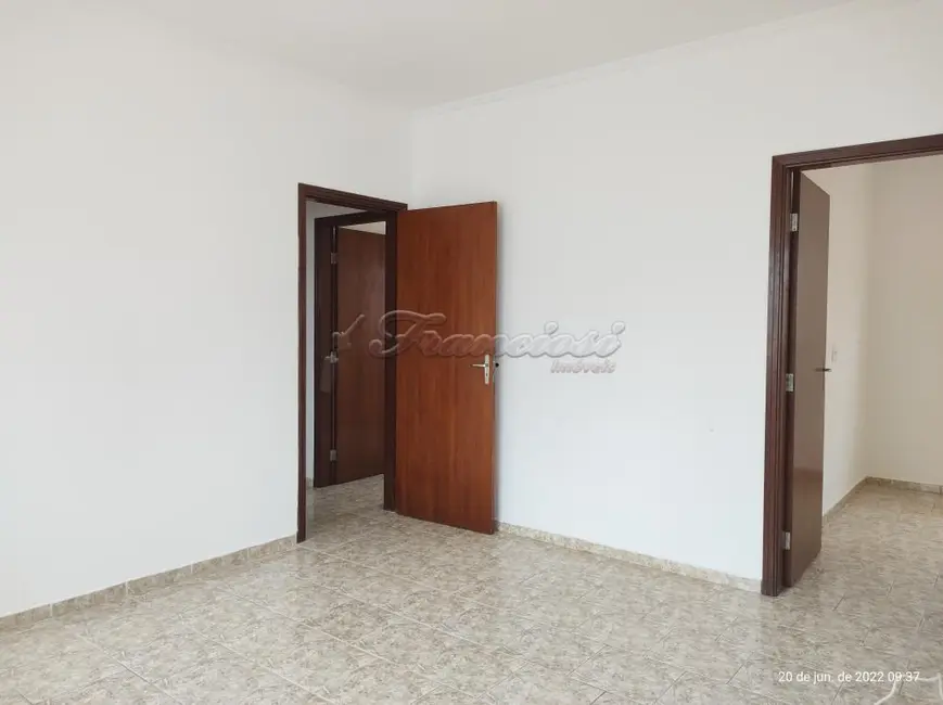Foto 2 de Casa com 3 quartos à venda, 140m2 em Vila São José, Itapetininga - SP