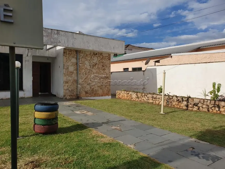 Foto 2 de Casa com 4 quartos à venda, 550m2 em Centro, Itapetininga - SP